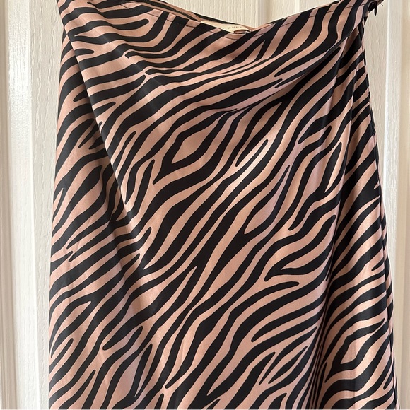 Gorgeous zebra skirt set💙 - Picture 3 of 4